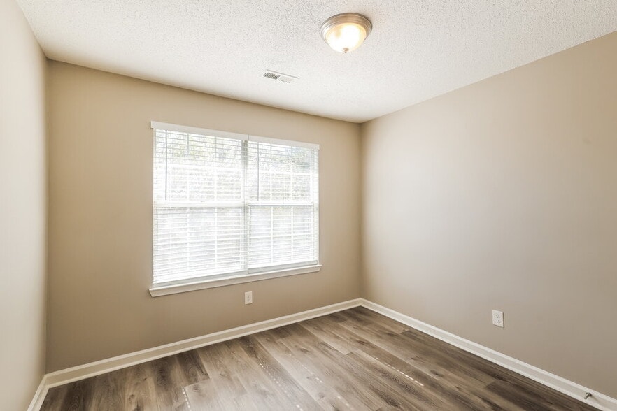 Building Photo - 7605 Briar Crest Ct