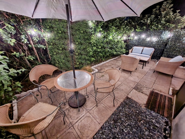 Building Photo - 134 Lakepointe Cir