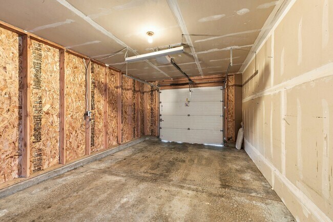 Building Photo - 800 N Regal Ct