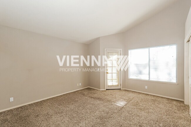 Building Photo - 441 N Lexington Dr