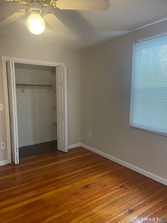 Building Photo - 160 Dividend Rd