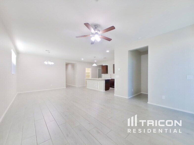 Building Photo - 17532 W Monte Lindo Ln