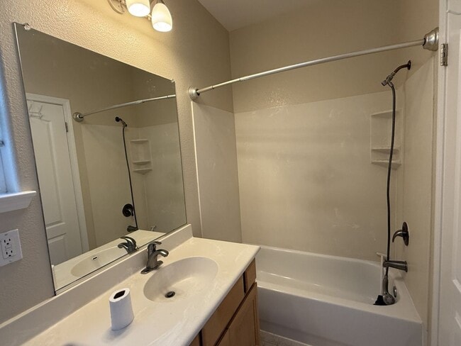Building Photo - 415 Matteri Cir