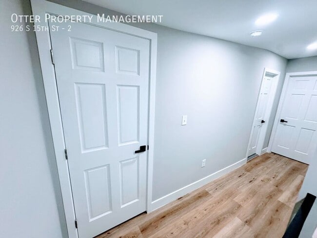 Building Photo - 926 S 15th St