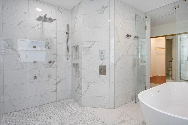 Building Photo - 12661 Enclave Dr