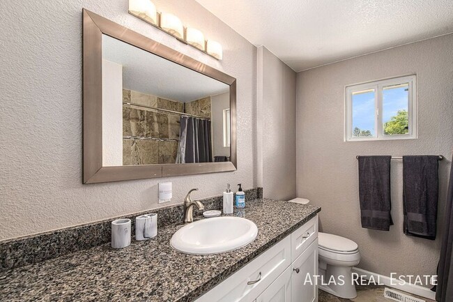 Building Photo - 7472 Beach Ct