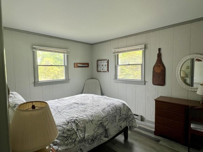 Building Photo - 1355 Watersedge Way