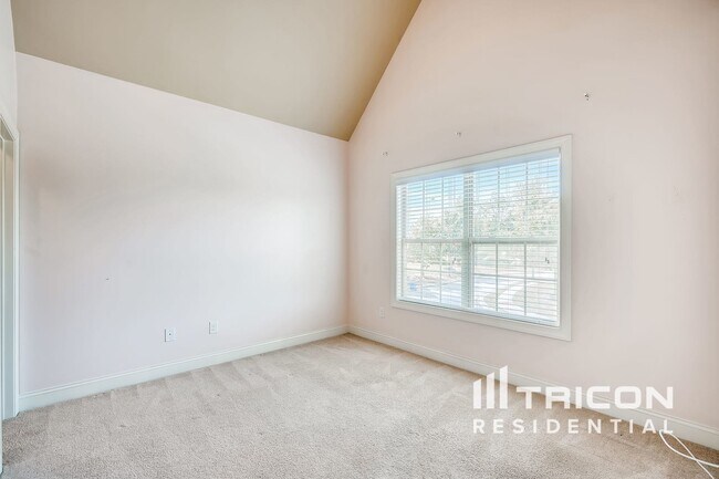Building Photo - 2706 Holden Spring Dr