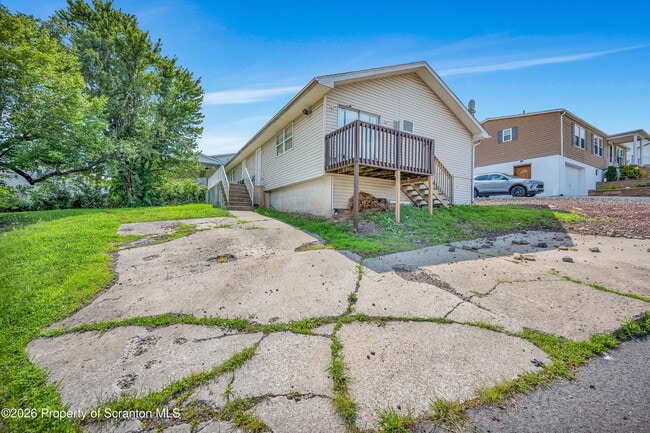 Building Photo - 1215 Lori Dr