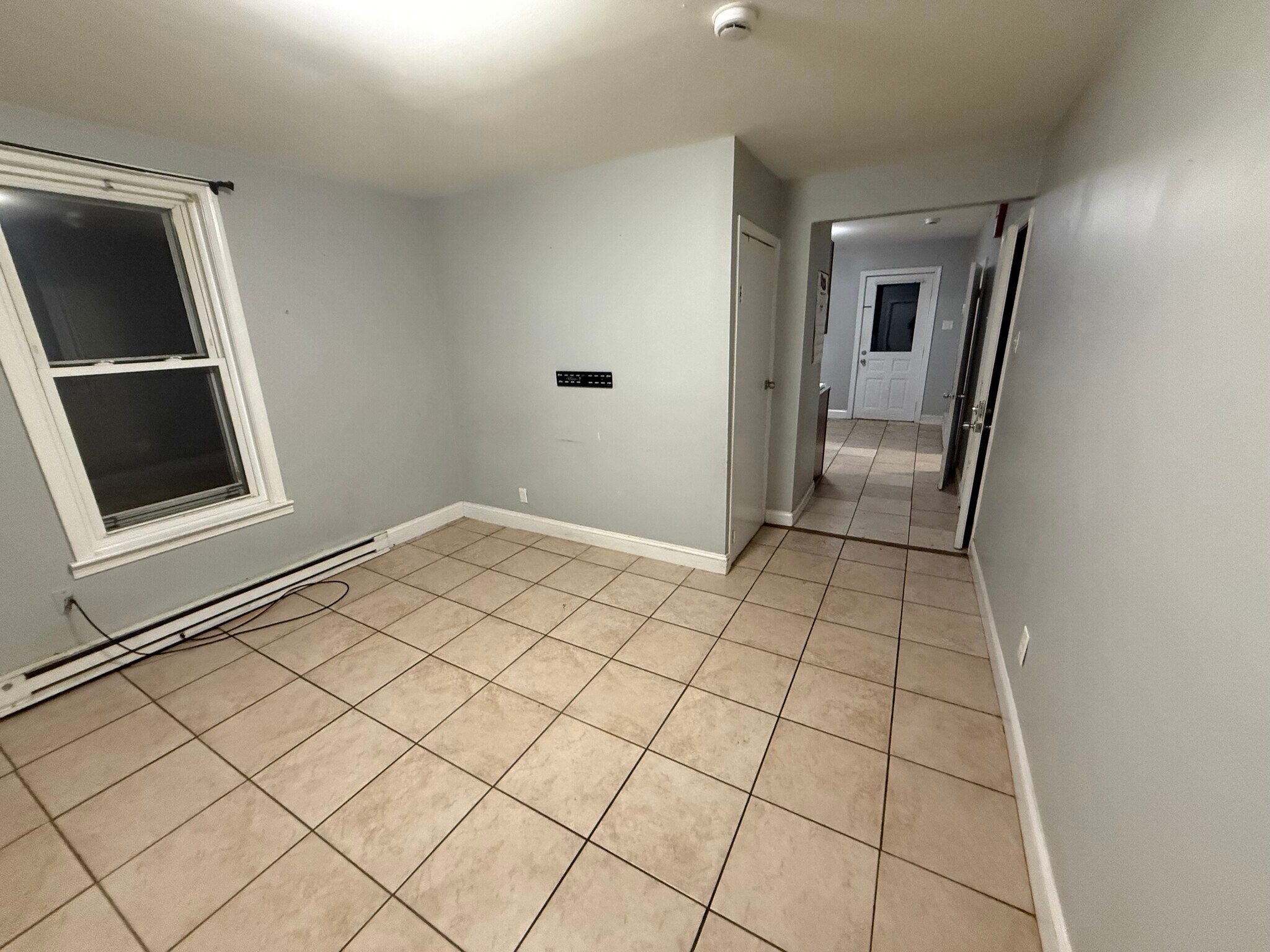 Building Photo - 128 Putnam St