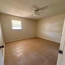 Building Photo - 505 Hackberry St