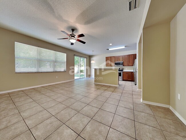 Building Photo - 10642 Dawns Light Dr