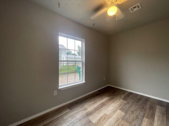 Building Photo - 824 NW 45th St