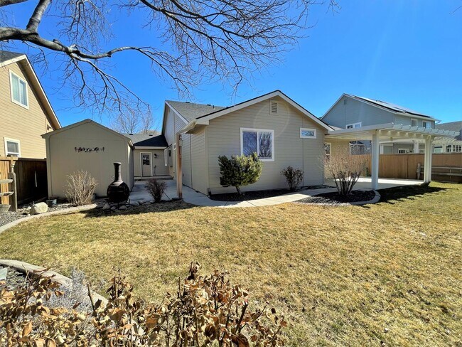 Building Photo - Beautiful 2 bed 2 bath home in the Woodbri...