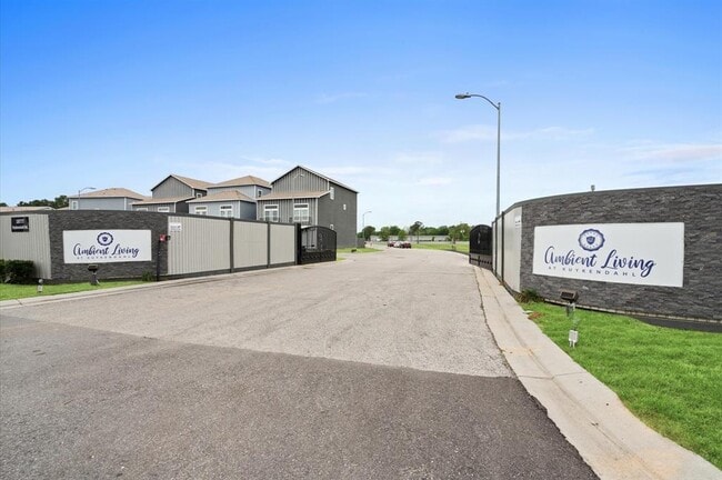 Building Photo - 18835 Elegance Ave