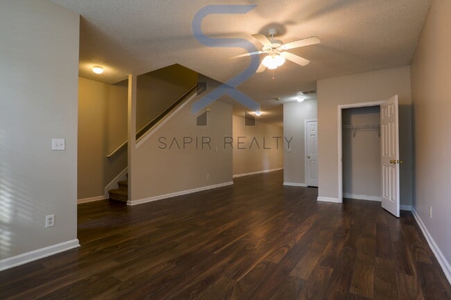 Building Photo - 2297 Nicole Dr