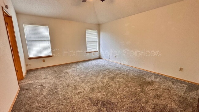 Building Photo - 17316 Valley Crst