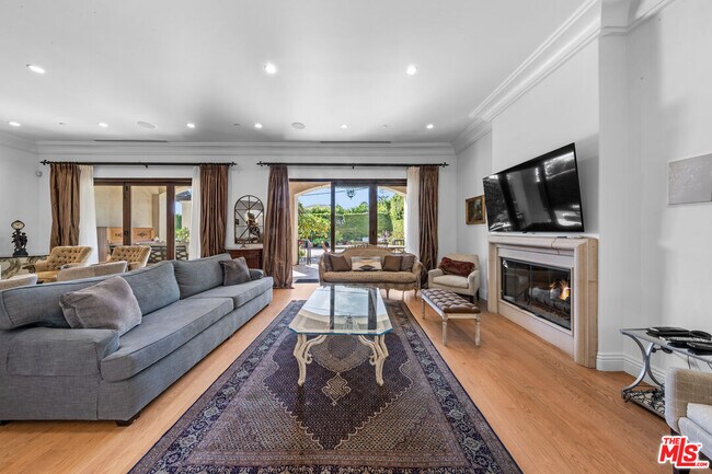 Building Photo - 1148 Centinela Ave