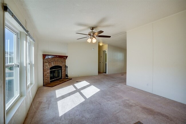 Building Photo - 3 bedroom, 2 bathroom home in 55+ Community of The Villages at Lynx Creek