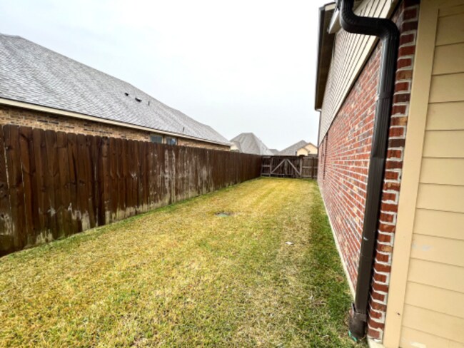 Building Photo - 524 Cautillion Dr