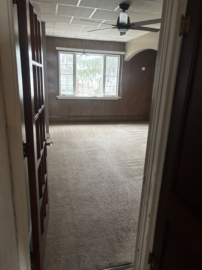 Building Photo - 2 S Vine St