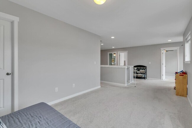 Building Photo - 4370 Novak Dr SW
