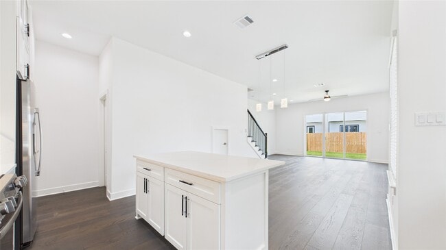 Building Photo - 6732 Lozier St