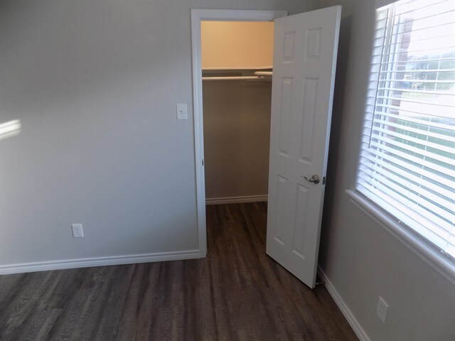 Building Photo - 12411 Greensbrook Forest Dr