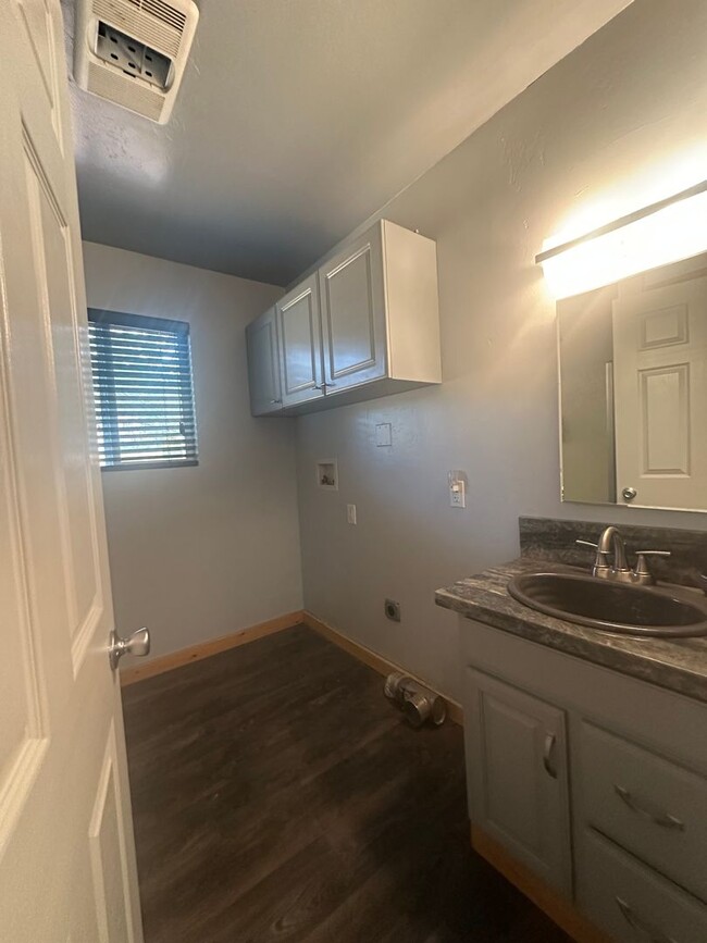 Building Photo - Charming 2 Bedroom, 2 Bathroom Home in Qui...