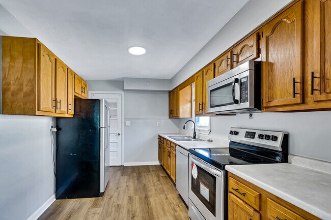 Building Photo - 325 Arbor Ave