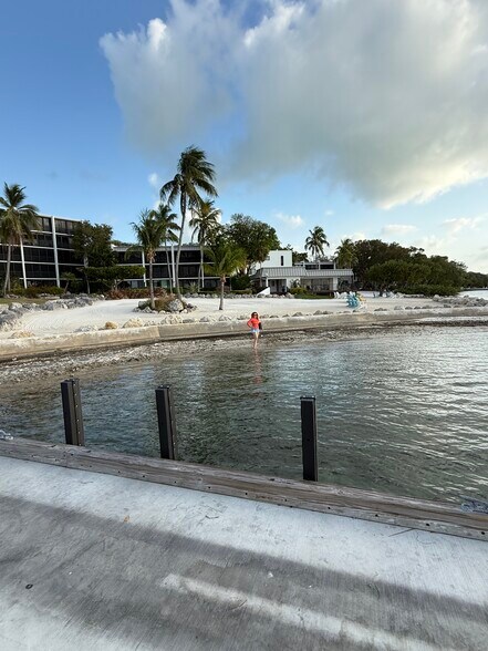 Building Photo - 97652 Overseas Hwy