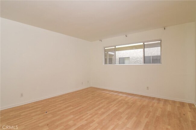 Building Photo - 811 6th St