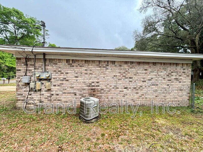 Building Photo - 6457 Maddox Rd