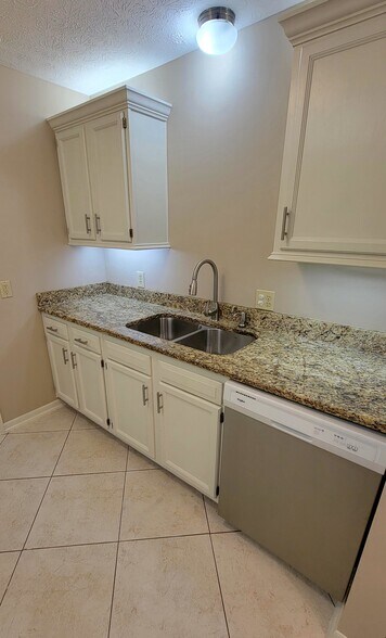 Building Photo - 382 Waterside Avenue