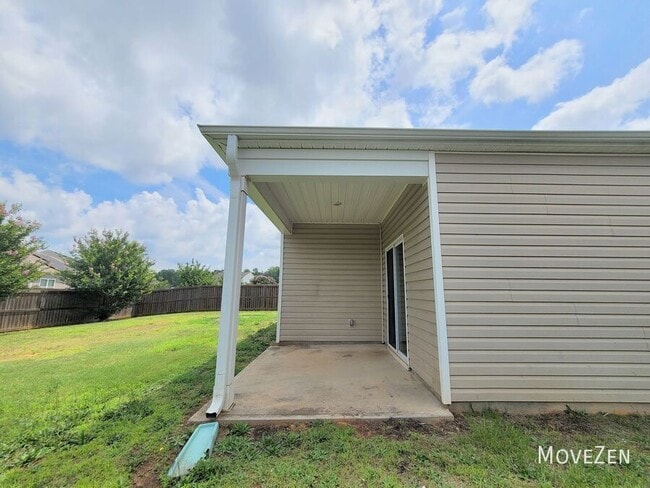 Building Photo - 22 Crestwood Pnes Trl