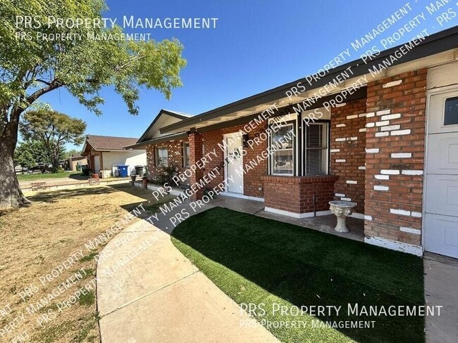 Building Photo - 711 N Oracle-
