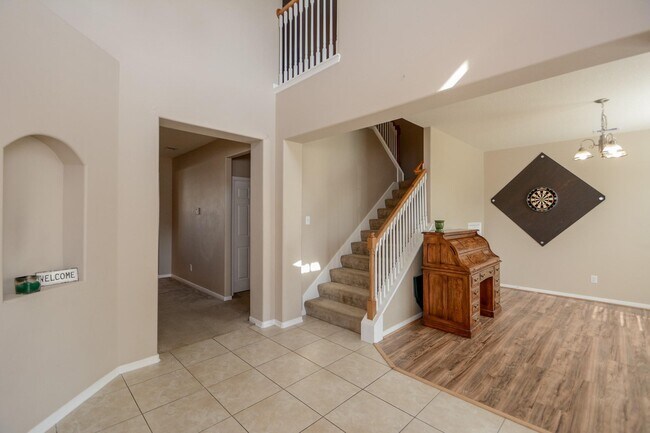 Building Photo - 9947 Valance Way