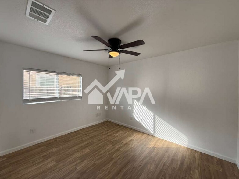 Building Photo - 10147 Sundrop Pass