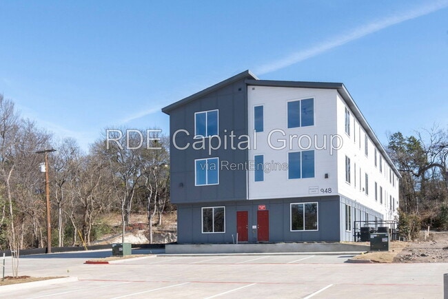 Building Photo - 948 S Corinth St Rd