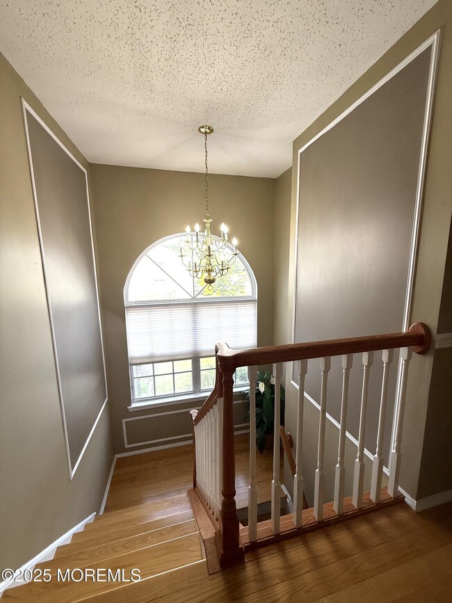 Building Photo - 28 Skylark Ct