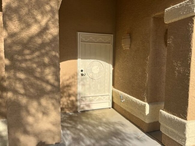 Building Photo - 8057 S Carbury Way