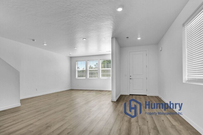 Building Photo - Brand New Home in Desirable Eagle