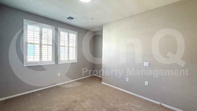 Building Photo - 2664 S Peppertree Dr