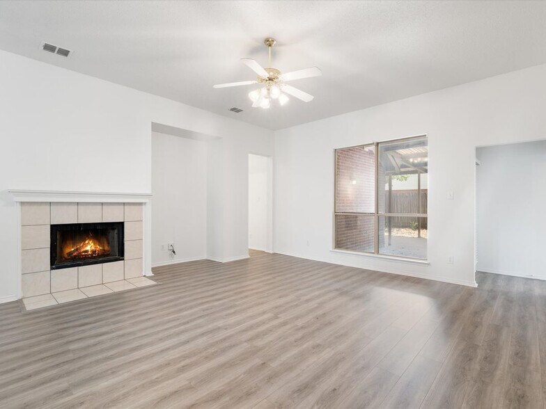 Building Photo - 5705 Frio Dr