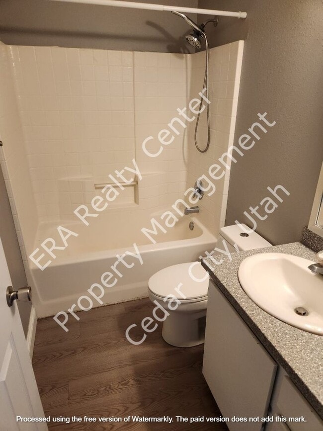 Building Photo - Move-In Discount!! 2 bedroom - 2 Bathroom Twin Home