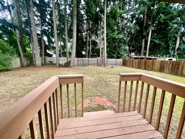 Building Photo - Single story house in Poulsbo.