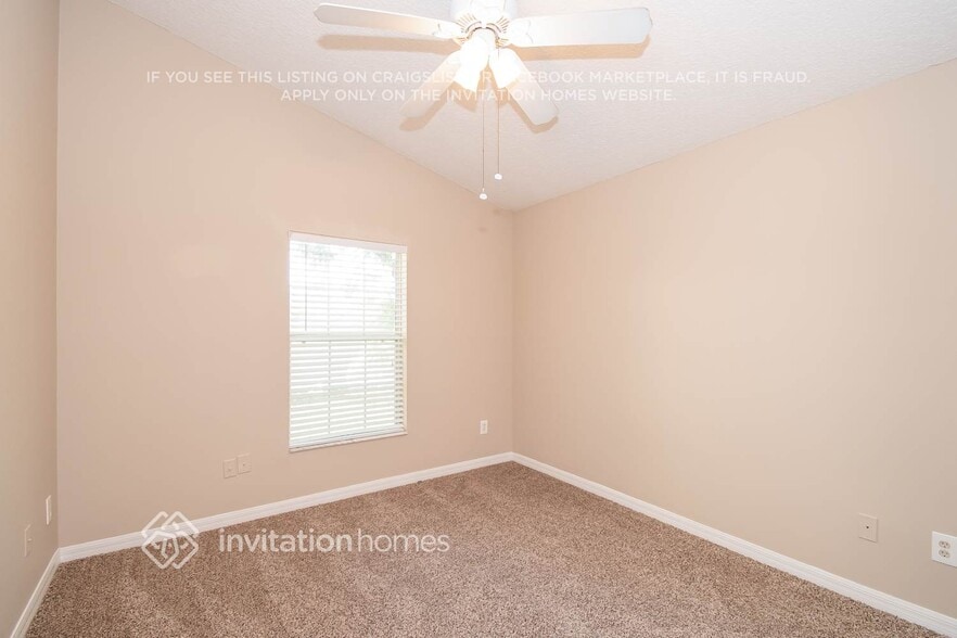 Building Photo - 404 Chamberlain Dr