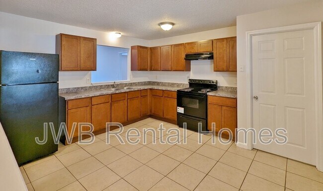 Building Photo - 1674 Rowe Ave