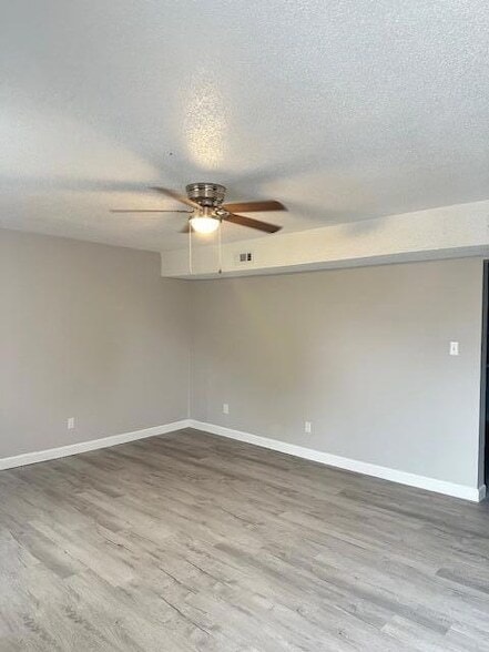 Building Photo - 4100 N Ocoee St