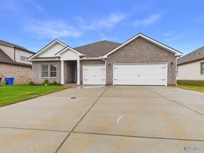 Building Photo - 18072 Longleaf Dr